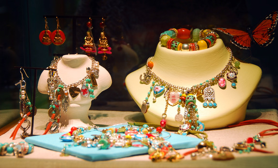 Handmade Jewelry Trends (2022) – Mayas Gems